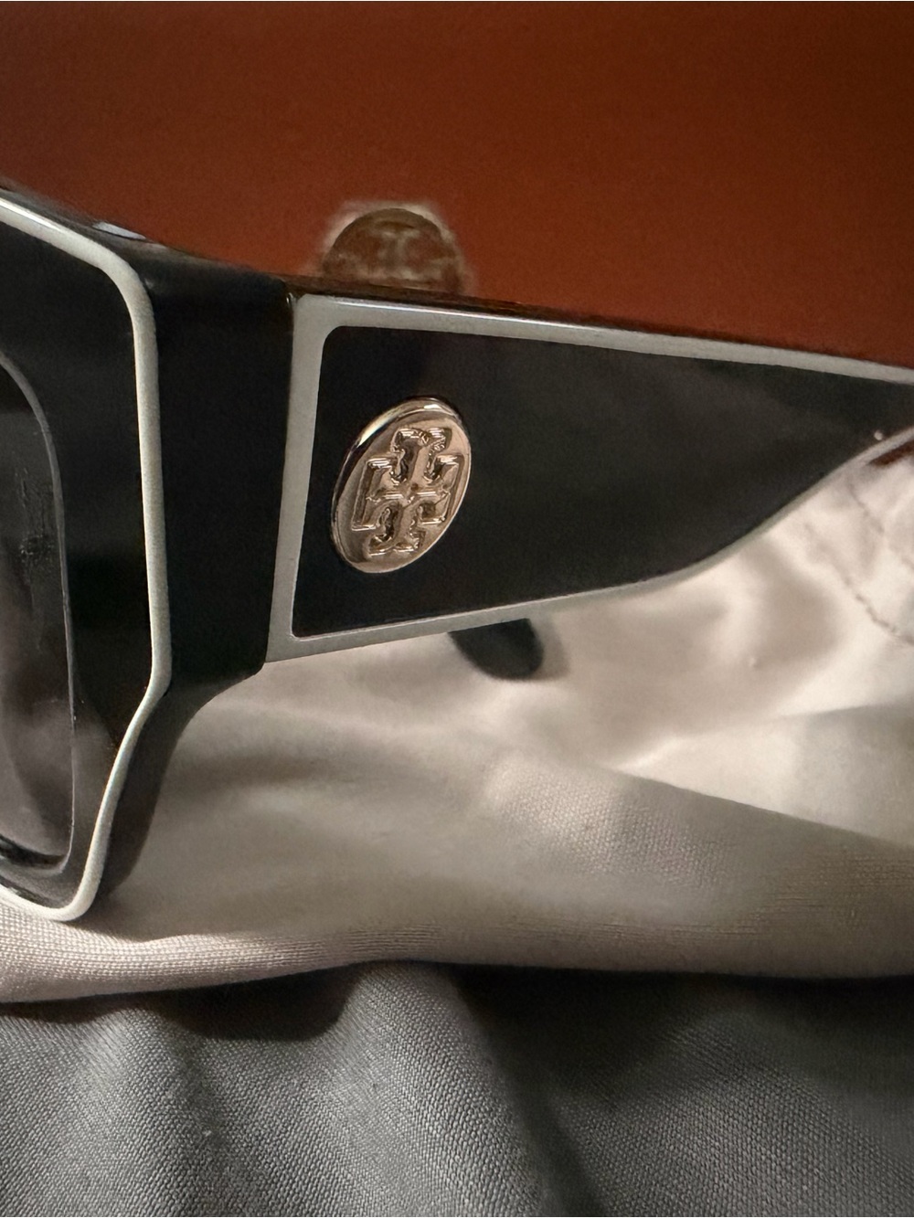 Tory Burch Black Cat-Eye Sunglasses with Gold Logo Detail new with case! - Picture 10 of 10